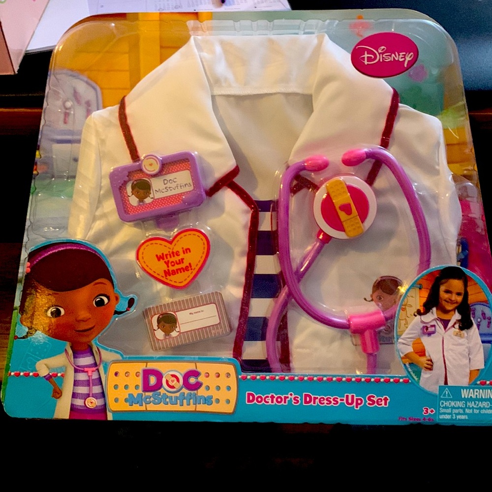 Brand new Doc McStuffins Dress Up set
